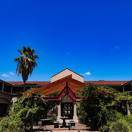 Vineyard Court Designer Suites Hotel College Station Buitenkant foto