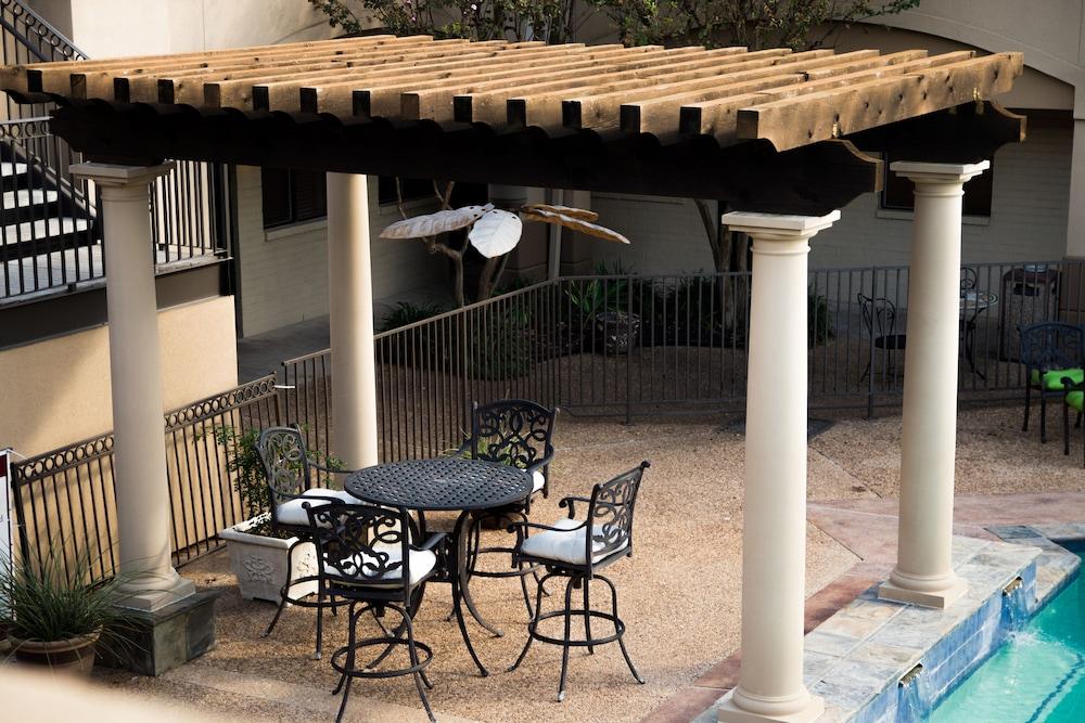 Vineyard Court Designer Suites Hotel College Station Buitenkant foto