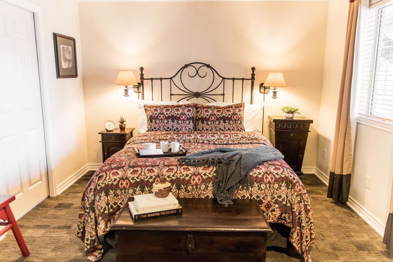 Vineyard Court Designer Suites Hotel College Station Buitenkant foto
